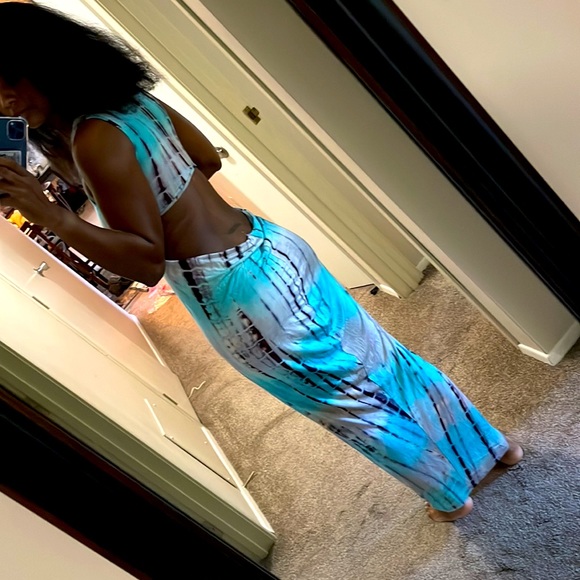 💙4/$25💙 FashionNova cutout dress - Picture 6 of 7